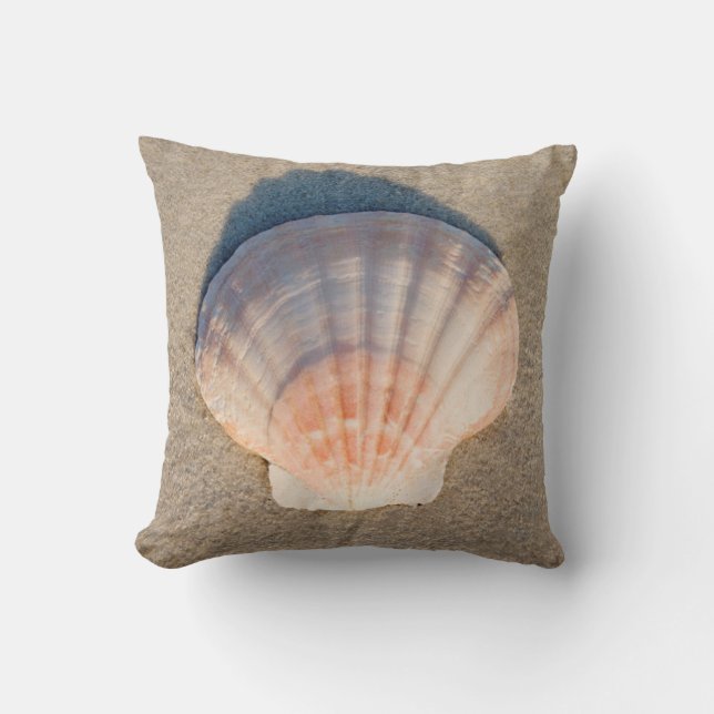Zee Shell dat op zandstrand wetend Kussen (Voorkant)