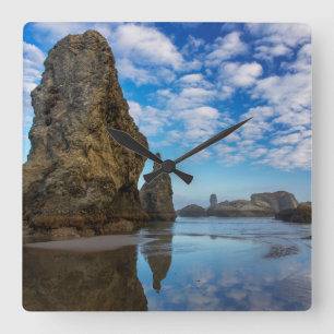 Zee-Stacks op Bandon Beach in Bandon, Oregon 1 Vierkante Klok