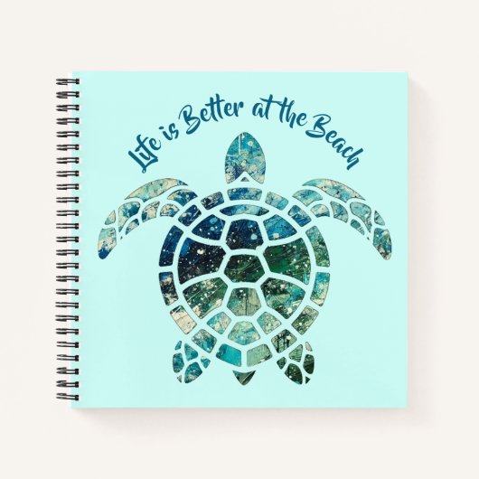 Zee Turtle - Het leven is beter op het strand Notitieboek (Voorkant)