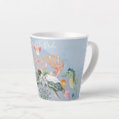 Zee Turtle Wedding met bride en bruin Latte Mok (Rechterhoek)