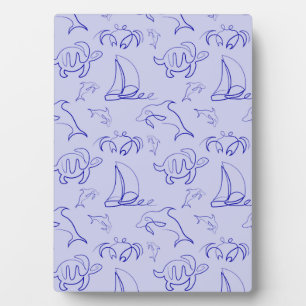 Zeeen en zeilboot één lijntrekpatroon fotoplaat