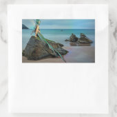 Zeemeermin die naar buiten kijkt over de Sticker v (Tas)