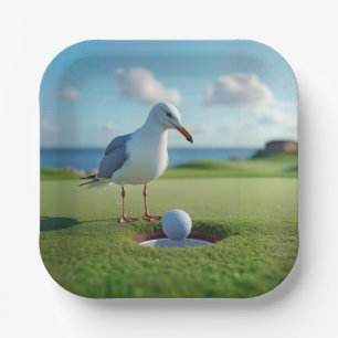 Zeemeeuw met een hole-in-one golfbal papieren bordje