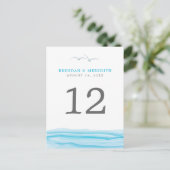 Zeemeeuwen boven de Ocean Table Number Briefkaart (Staand voorkant)