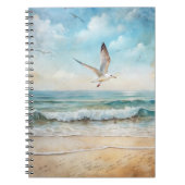 Zeemeeuwen die op een strand vliegen notitieboek (Voorkant)