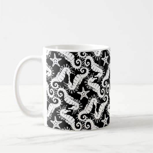 Zeepaard en zeester - zwart en wit patroon koffiemok (Links)