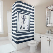 Zeepaardmonogram Navy Blue Striped Nautical Douchegordijn (In situ)