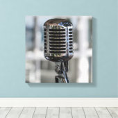 Zeer koude  Retrostijl microfoon Canvas Afdruk (Insitu (Houten vloer))