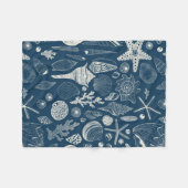 Zeeschalen op donkerblauw fleece deken (Voorkant (Horizontaal))