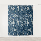 Zeeschalen op donkerblauw wandkleed (Voorkant)