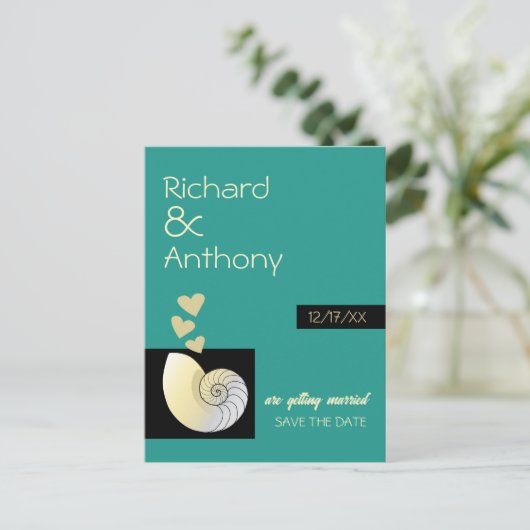 Zeeschelp en harten, strand bruiloft Save the Date Aankondigingskaart (Staand voorkant)