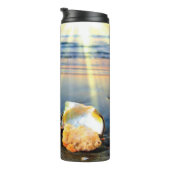 Zeeschelpen en zeesterkreeft op het strand thermosbeker (Geroteerd rechts)