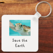 Zeeschildpad Red de Aarde Sleutelhanger (Achterkant)