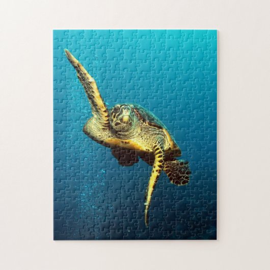 Zeeschildpad zwemt onder water legpuzzel (Verticaal)