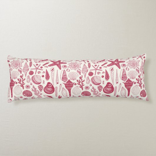 Zeeshells in Viva Magenta - Kleur van het jaar 202 Lichaamskussen (Achterkant)