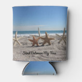 Zeesterren op het strand - gepersonaliseerd blikjeskoeler (Voorkant)