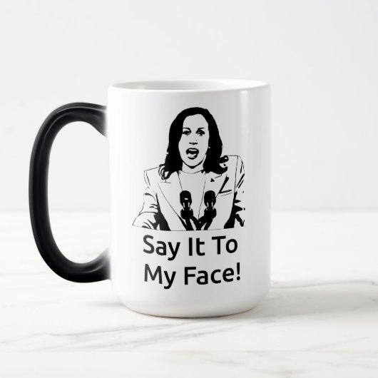 "Zeg het in mijn gezicht!" Kamala Harris Mok - Wit (Links)