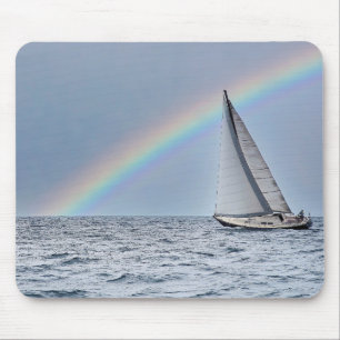 Zeilboot en regenboog muismat