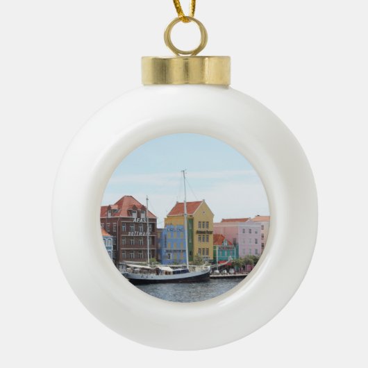 Zeilboot in Willemstad Keramische Bal Ornament (Voorkant)