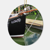 Zeilboot met Bow Sprit en reflecties in water Keramisch Ornament (Links)