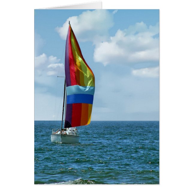zeilboot met regenboogspinner op water (Voorkant)