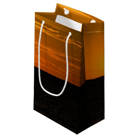 Zeilboot met zonsondergang klein cadeauzakje (Voorkant Gekanteld)