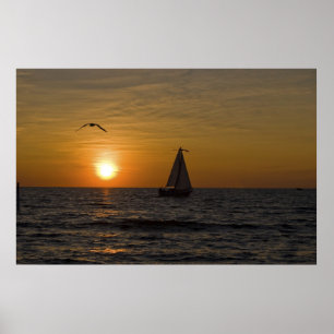 Zeilboot op zonsondergang poster