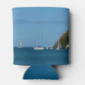 Zeilboten in de witte en blauwe zee blikjeskoeler (Achterkant)