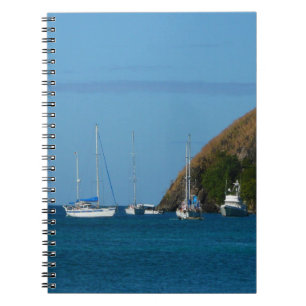 Zeilboten in de witte en blauwe zee notitieboek