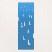 Zeilboten in diep blauw Zee - Regatta Sailships Yogamat (Achterkant)