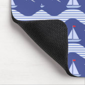 Zeilboten op een gestreept Zee Muismat (Hoek)