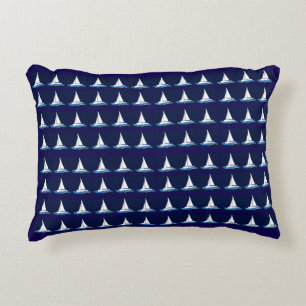 zeilboten op marineblauw accent kussen