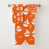 Zeilboten Pattern Red White Bad Handdoek (Insitu)