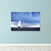 Zeilend schip op het Oostzeegebied Canvas Afdruk (Insitu (Houten vloer))