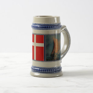 Zeilend schip Viking, Zee mist, Deense vlag Bierpul