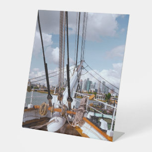 Zeilschip Reclamebord Met Voetstuk