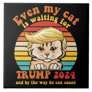 Zelfs Mijn Kat Wacht Op Trump 2024 Kleding Tegeltje