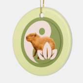 Zen Capybara Yin Yang Keramisch Ornament (Links)