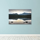Zen Reflections in a Mountain Lake Canvas Afdruk (Insitu (Houten vloer))