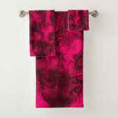Zenuwenergie Grungy Abstract Art Raspberry Rust. Bad Handdoek (Insitu)