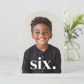 Zes boogfoto 6e verjaardag kaart (Staand voorkant)