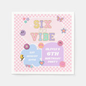 Zes is een vibe preppy patch 6e verjaardagsfeest servet (Voorkant)