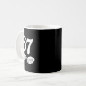 Zes Zeven 6 7 Grappig 67 Gen Alpha Jargon 6-7 Meme Koffiemok (Voorkant links)