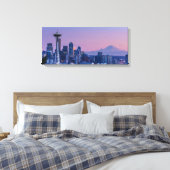 Zet Rainier op de achtergrond. Canvas Afdruk (Insitu (Slaapkamer))