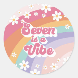 Zeven is een Sfeer Retro Regenboog 7e Verjaardag Ronde Sticker