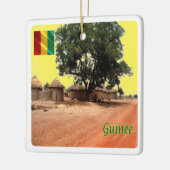 zGN009 GUINEA, Siguiri dorp, Afrika, Keramisch Ornament (Links)