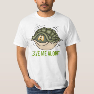 zich verstoppen in schild in schildpad laat me met t-shirt