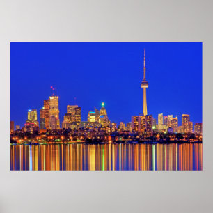 Zicht op de skyline van Downtown Toronto 's nachts Poster