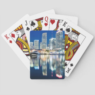 Zicht op skyline met weerspiegeling in water, Miam Pokerkaarten