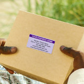 Zichtbare bedrijfsnaam op paarse verzendlabel